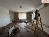 VH-004560 - 