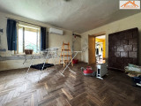 VH-004560 - 