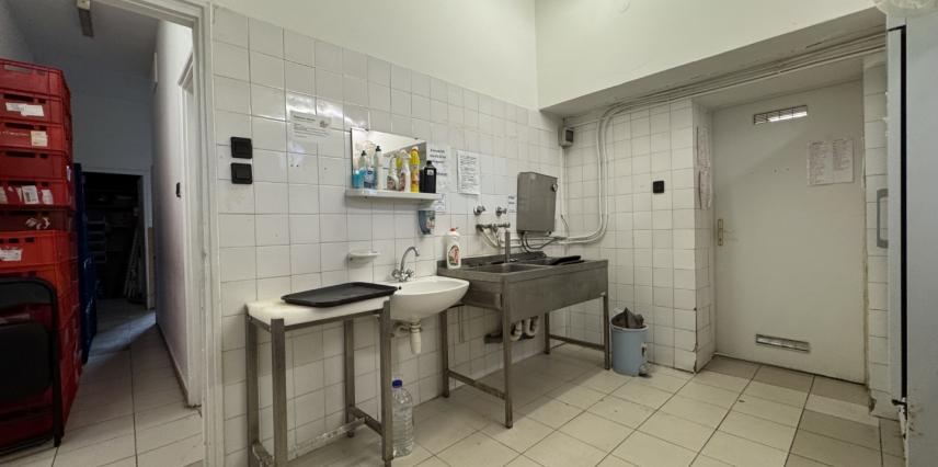 Eladó üzlethelyiség / kereskedelmi ingatlan