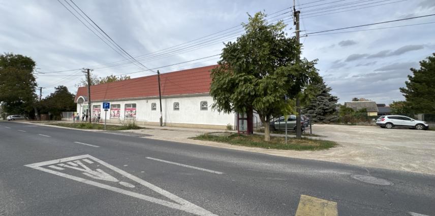 Eladó üzlethelyiség / kereskedelmi ingatlan